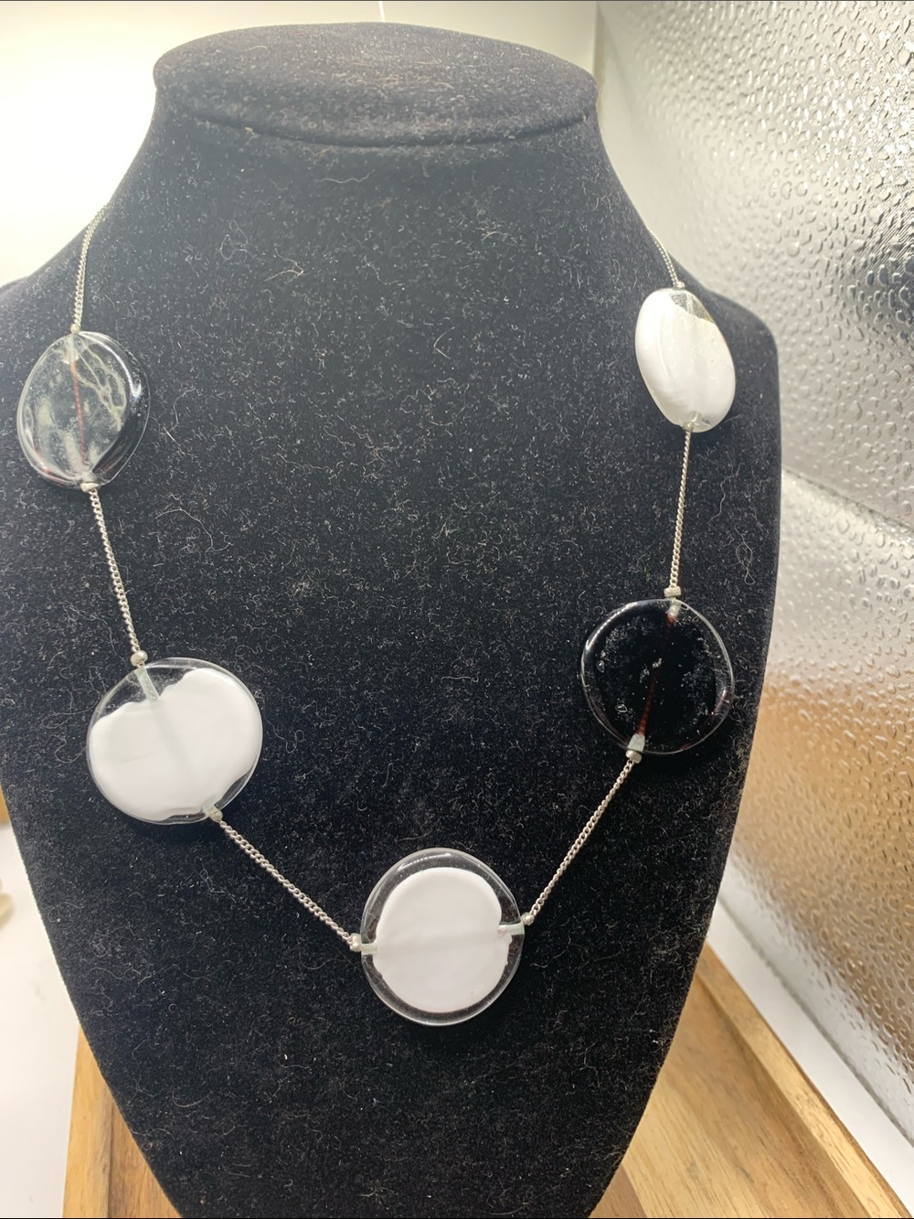 Murano Sent Abrand Black and White Round Disc Necklace